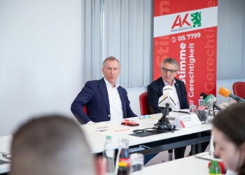 Beim Girls' Day konnten die Mädchen den professionellen Umgang mit Technik ausprobieren.