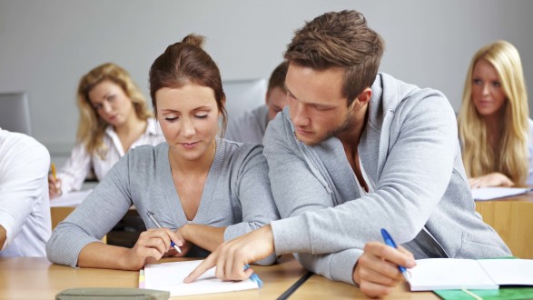 Geht es nach den rund 300 Befragten einer AK-Studie, reduziert sich das Risiko, arbeitslos zu werden, durch Weiterbildung.