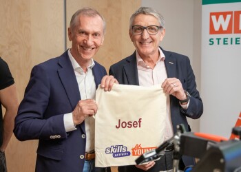Beim Girls' Day konnten die Mädchen den professionellen Umgang mit Technik ausprobieren.